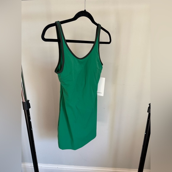 lululemon NWT Scoop Neck Cut Out Tennis Dress in Green - Picture 5 of 11